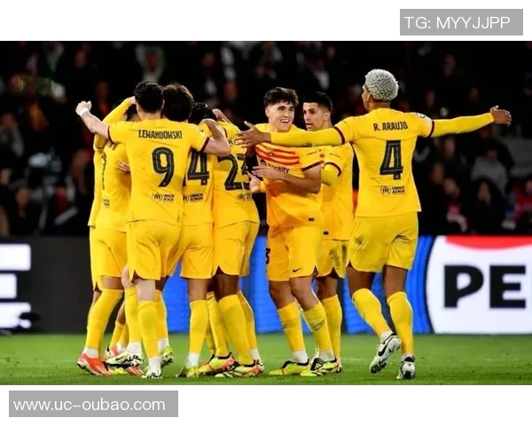 巴萨公开训练课会员持票被拒入场安保措施引发球迷抗议